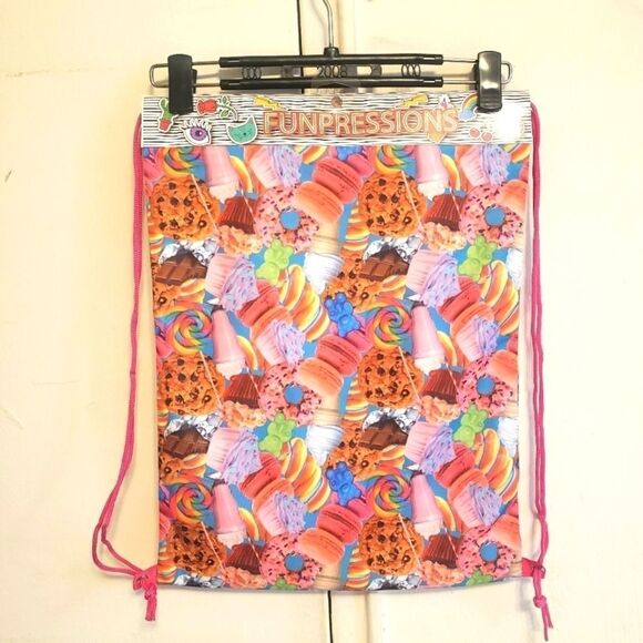 Pink drawstring backpack Funpressions candy Gummy bear cupcake - Picture 2 of 3